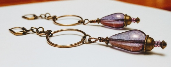 🚫SOLD🚫Antique Brass & Glass Teardrop Earrings - Picture 3 of 8